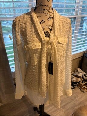 Women's Cream Textured Tie-Neck Blouse NET